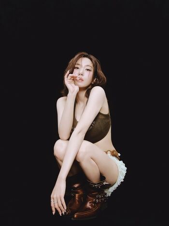 Full leaked Kwon eunbi page private photo