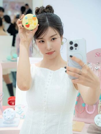 Full leaked Kwon eunbi page private photo