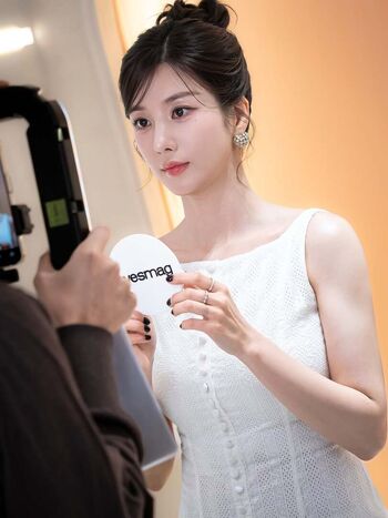 Full leaked Kwon eunbi page private photo