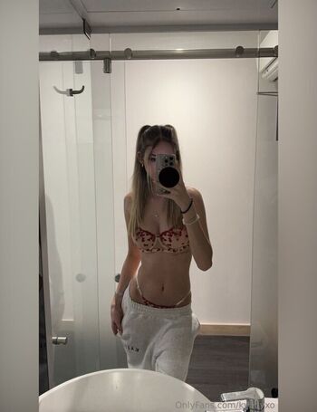 Full leaked Kyahelise private photo