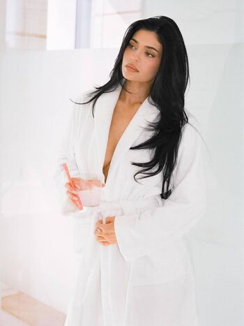 Full leaked Kylie jenner  page private photo