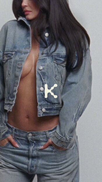 Full leaked Kylie jenner private photo
