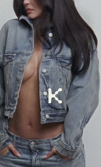Full leaked Kylie jenner private photo