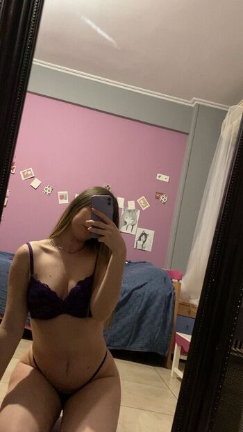 Full leaked Kylieeee private photo