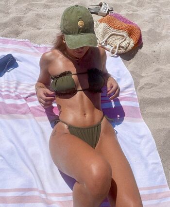 Full leaked Kyliefoland private photo