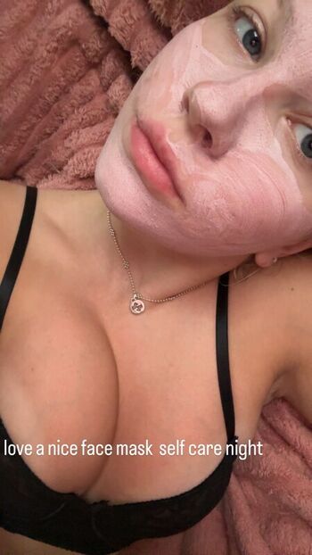 Full leaked Kyliestover private photo