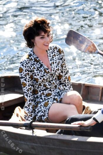 Full leaked Lady gaga private photo