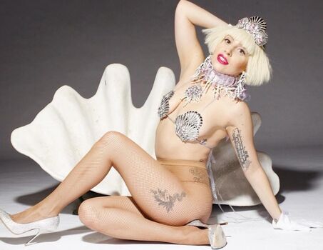 Full leaked Lady gaga private photo