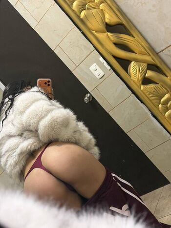 Full leaked Lady yeska private photo