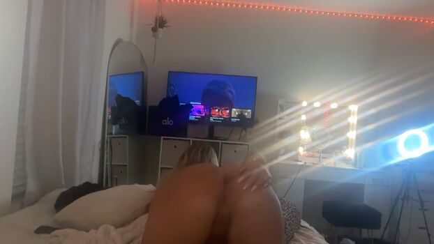 Full leaked Ladyybugloverr private photo