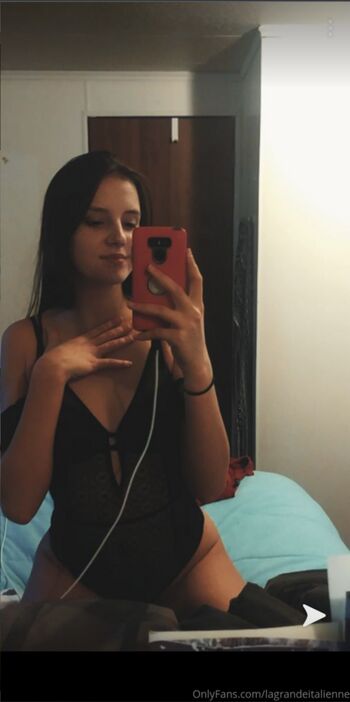 Full leaked Lagrandeitalienne private photo