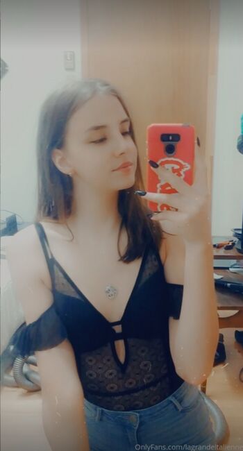 Full leaked Lagrandeitalienne private photo