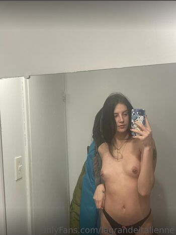 Full leaked Lagrandeitalienne private photo