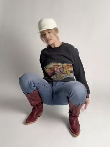 Full leaked Lainey wilson private photo