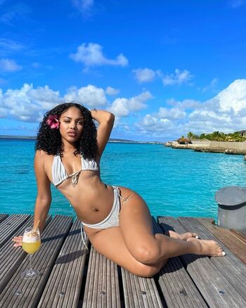 Full leaked Lainiaofficial page private photo