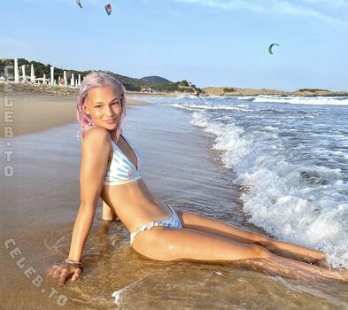 Full leaked Lara markthaler private photo