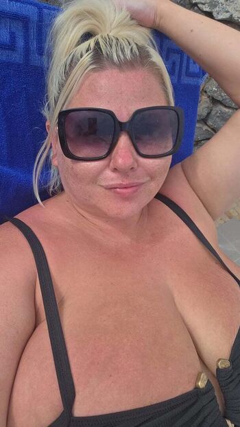 Full leaked Lara moore page private photo