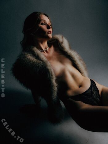Full leaked Lara oster private photo