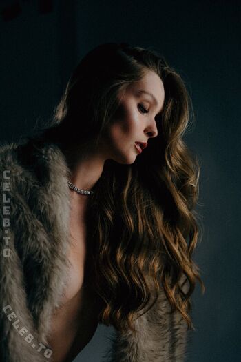 Full leaked Lara oster private photo