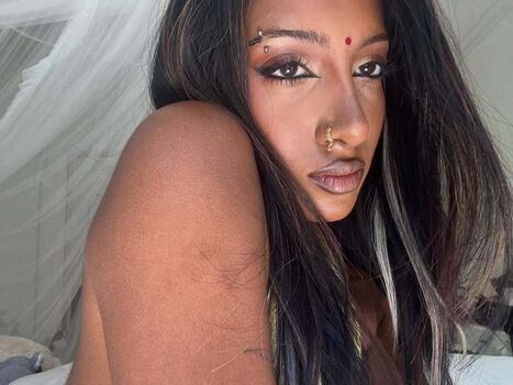 Lara Raj