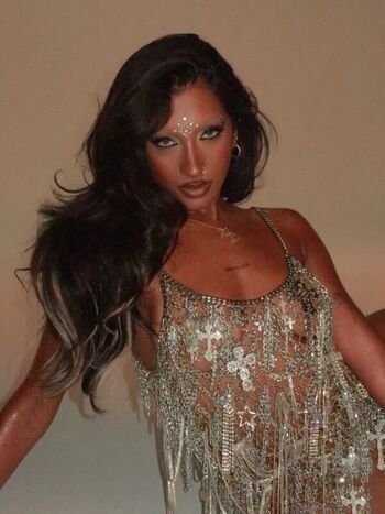 Full leaked Lara raj page private photo