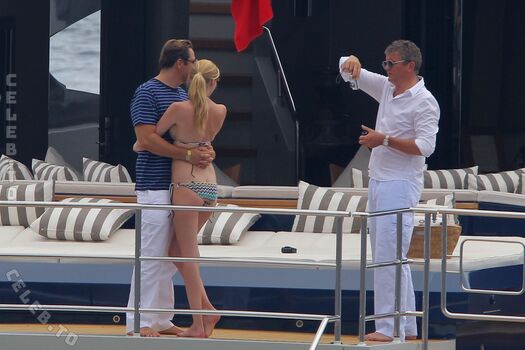 Full leaked Lara stone page private photo
