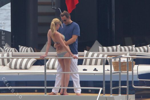 Full leaked Lara stone page private photo