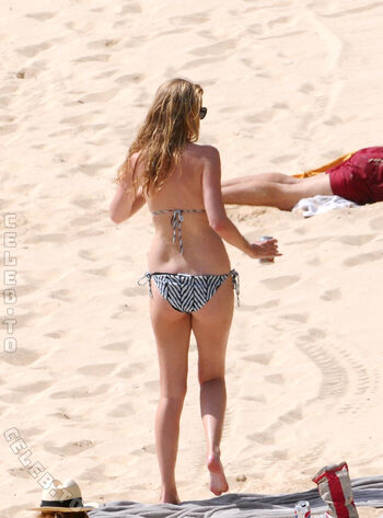 Full leaked Lara stone private photo
