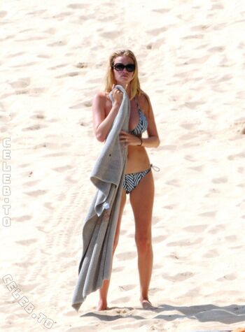 Full leaked Lara stone private photo