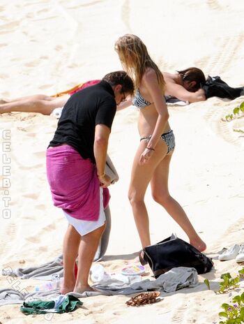 Full leaked Lara stone private photo