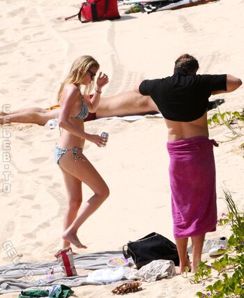 Full leaked Lara stone private photo
