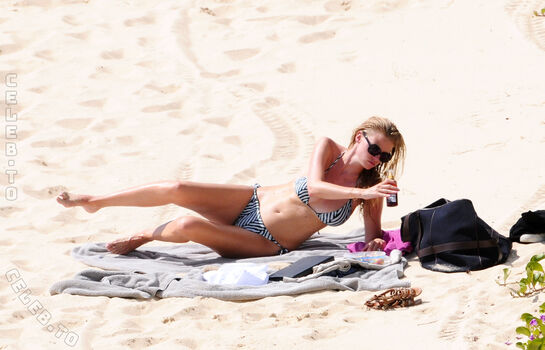 Full leaked Lara stone private photo