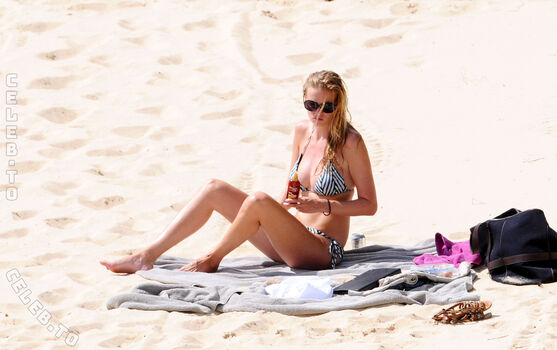 Lara Stone