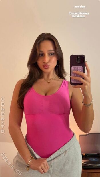 Full leaked Lara tepper page private photo