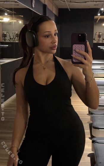 Full leaked Lara tepper private photo