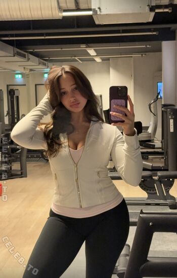 Full leaked Lara tepper private photo