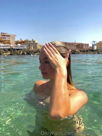 Full leaked Lara wilson private photo