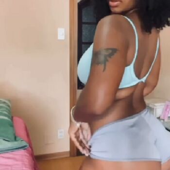 Full leaked Lariss private photo