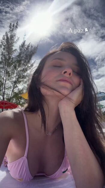 Larissa Manoela