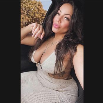 Full leaked Larissalopez private photo