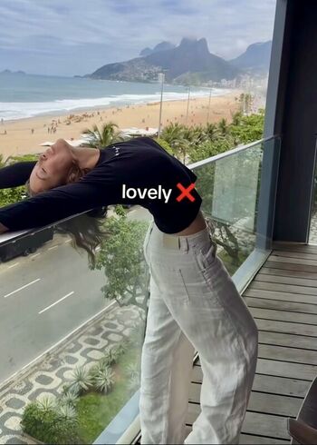 Full leaked Laufey lin private photo