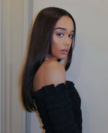 Full leaked Laura harrier private photo