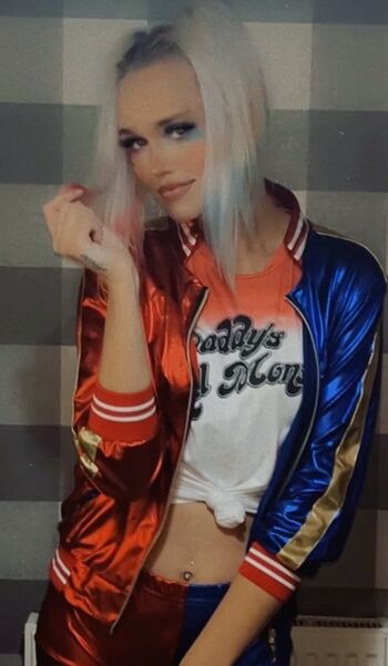 Laura Jayne
