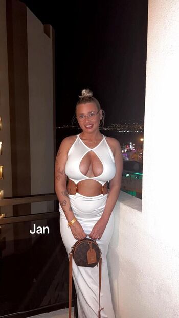 Full leaked Laurajmclean private photo