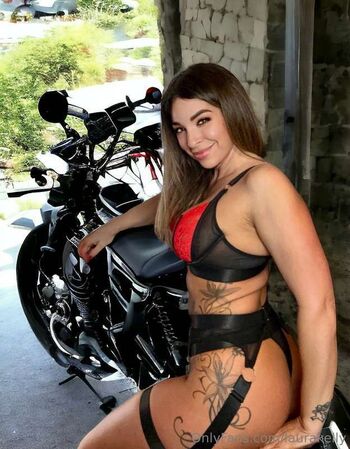 laurakelly