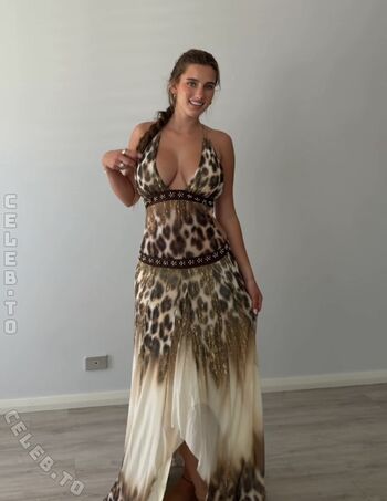Full leaked Lauramjj page private photo