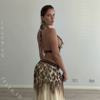 Full leaked Lauramjj page private photo
