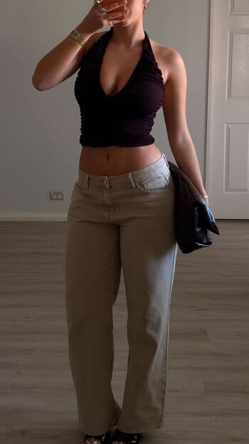 Full leaked Lauramjj page private photo