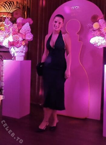 Lauramjj_