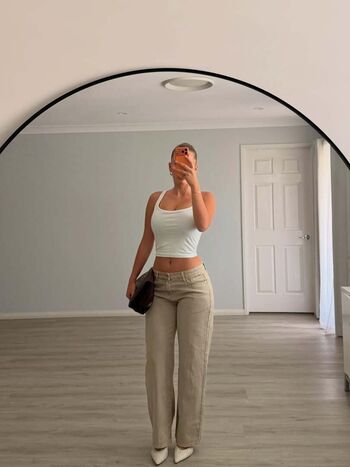 Full leaked Lauramjj private photo
